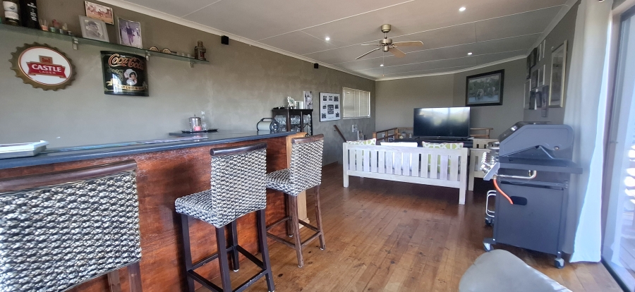 4 Bedroom Property for Sale in Beacon Bay Eastern Cape